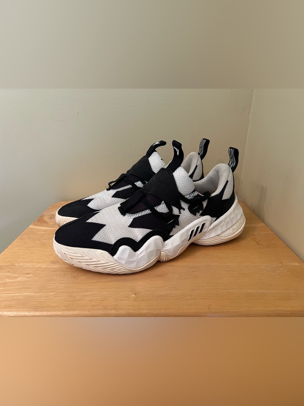 USED Adidas Trae Young 1 Basketball Shoes US 11.5 "So So Def" H68999